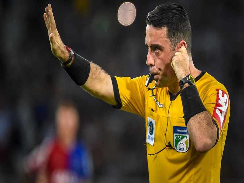 Trọng tài FIFA và tất cả những gì bạn cần biết