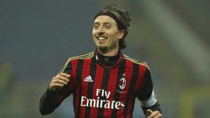 Cầu thủ Riccardo Montolivo - Sự kỳ vọng quá lớn để thay thế huyền thoại